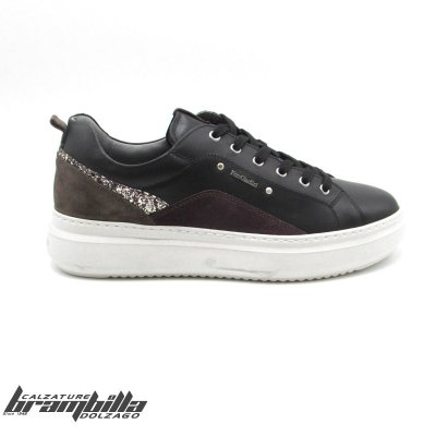 SNEAKER NG