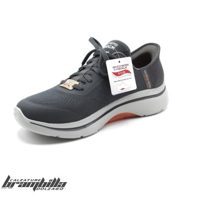 SKECHERS